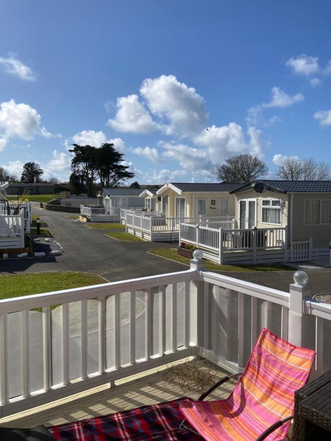 Mollys Retreat Pet Friendly Three Bed Caravan With Small Garden Newquay Bay Resort Quieter Area Of Park Eksteriør bilde