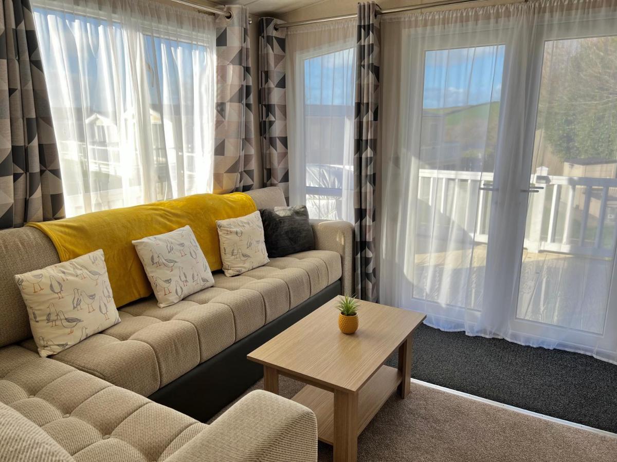 Mollys Retreat Pet Friendly Three Bed Caravan With Small Garden Newquay Bay Resort Quieter Area Of Park Eksteriør bilde