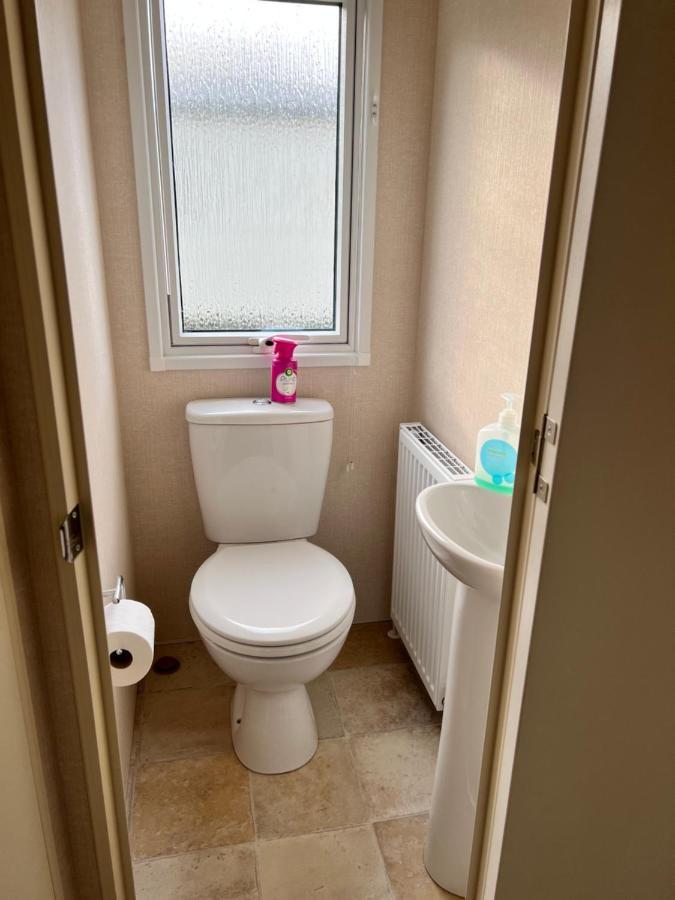 Mollys Retreat Pet Friendly Three Bed Caravan With Small Garden Newquay Bay Resort Quieter Area Of Park Eksteriør bilde