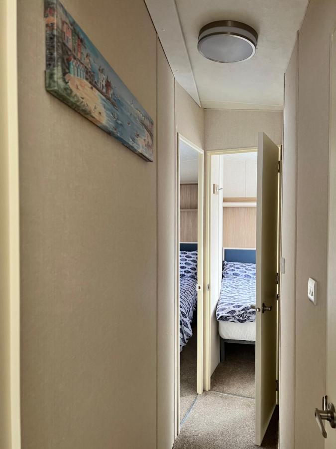 Mollys Retreat Pet Friendly Three Bed Caravan With Small Garden Newquay Bay Resort Quieter Area Of Park Eksteriør bilde