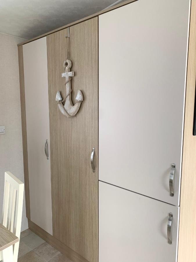 Mollys Retreat Pet Friendly Three Bed Caravan With Small Garden Newquay Bay Resort Quieter Area Of Park Eksteriør bilde