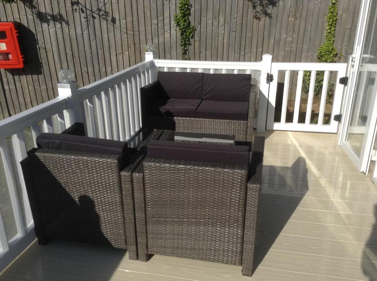 Mollys Retreat Pet Friendly Three Bed Caravan With Small Garden Newquay Bay Resort Quieter Area Of Park Eksteriør bilde