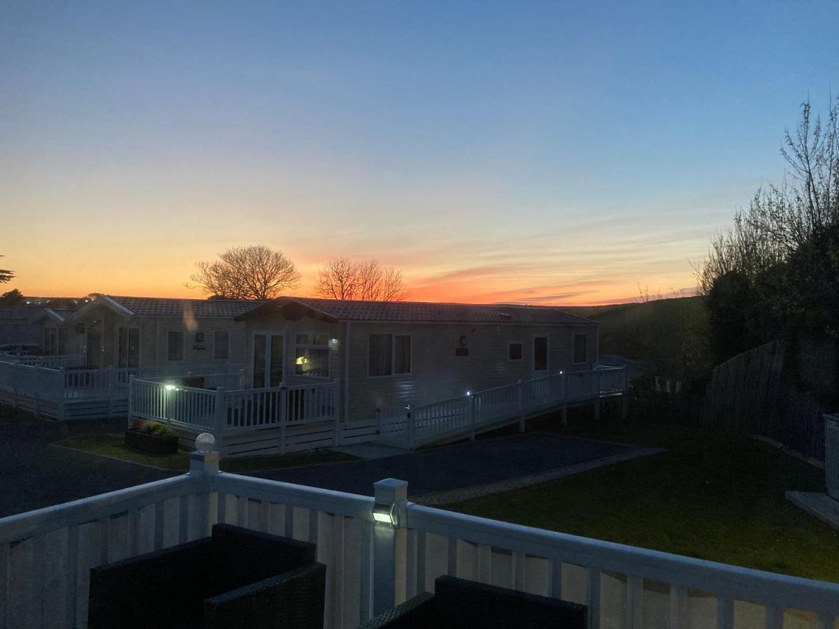 Mollys Retreat Pet Friendly Three Bed Caravan With Small Garden Newquay Bay Resort Quieter Area Of Park Eksteriør bilde