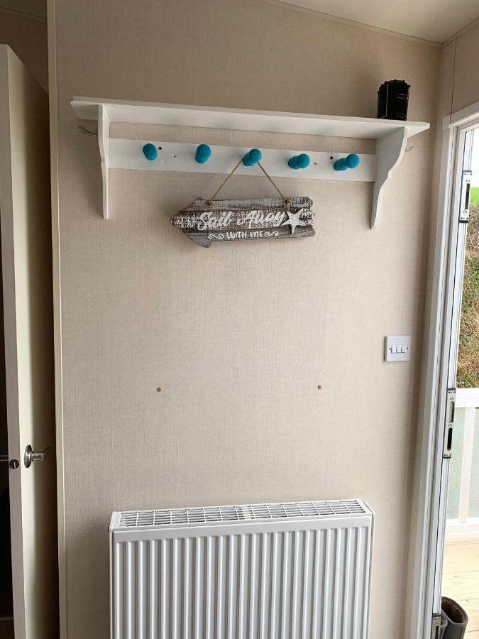 Mollys Retreat Pet Friendly Three Bed Caravan With Small Garden Newquay Bay Resort Quieter Area Of Park Eksteriør bilde